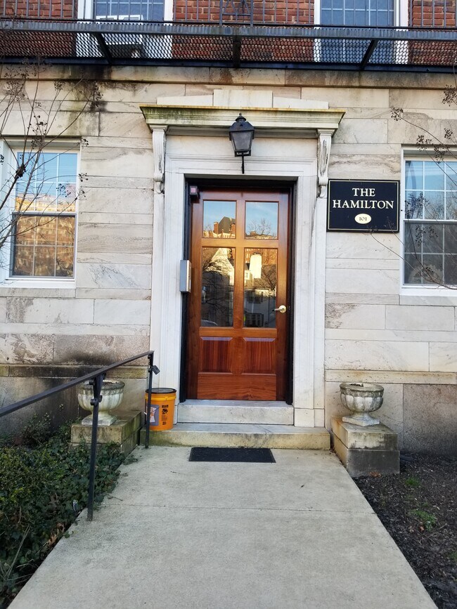 Entrance - 101 W 39th St