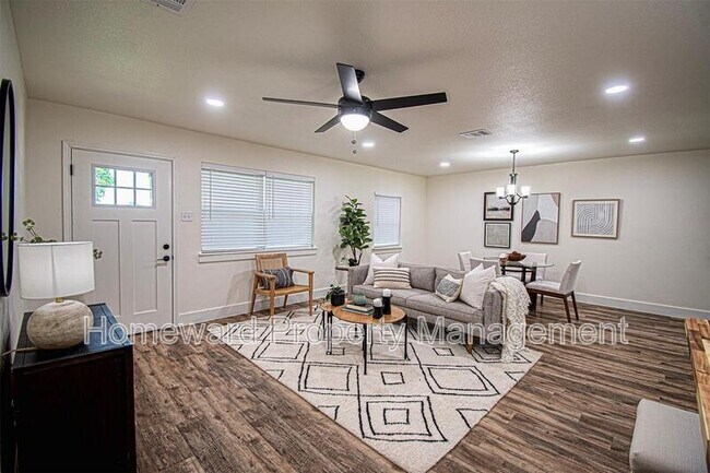 Building Photo - 551 E Burks St