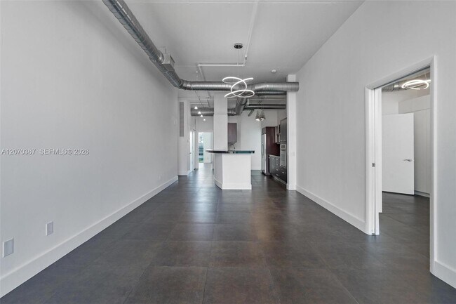 Building Photo - 3029 NE 188th St