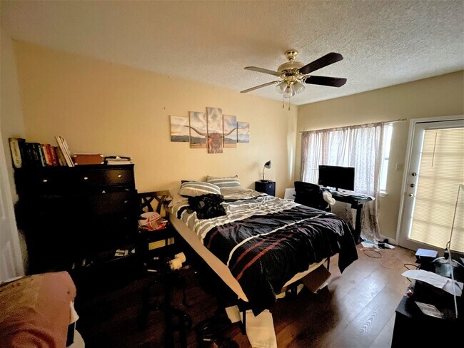Foto del edificio - 706 W 22nd St