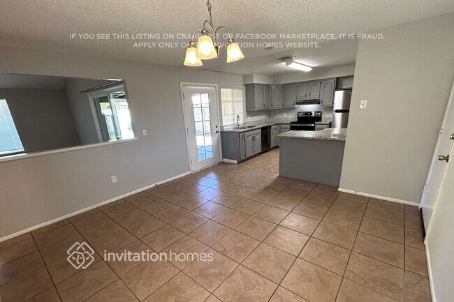 Foto del edificio - 5552 W Carol Ave