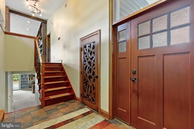 Building Photo - 93 Meade Dr