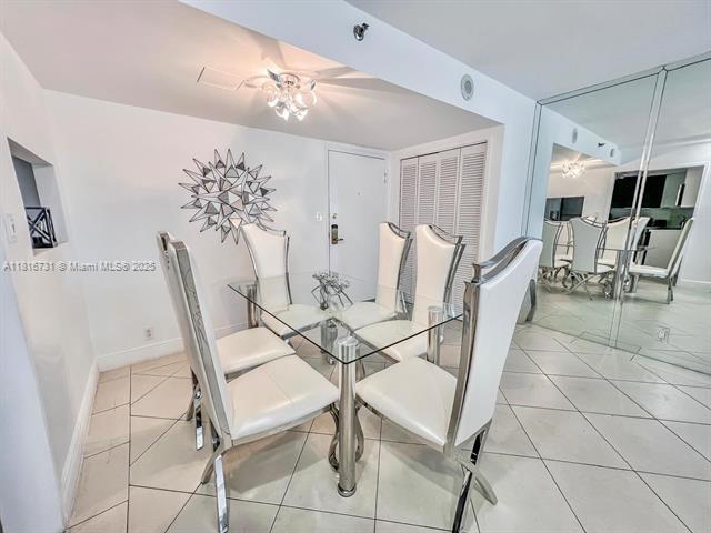 Foto del edificio - 5225 Collins Ave