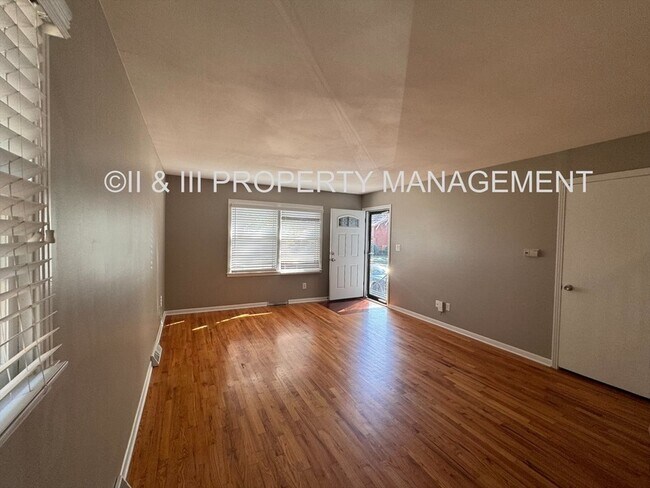 Foto del edificio - 9508 Outlook Dr