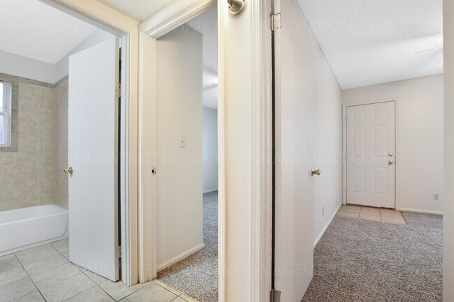 Building Photo - 4405 Kern Ct