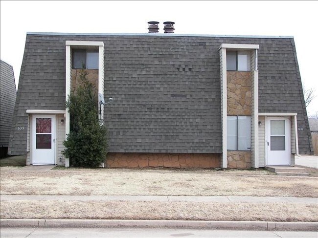 Foto del edificio - 2024 Cherokee Ln