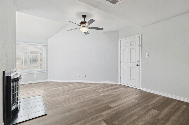 Foto del edificio - 9805 Walnut St
