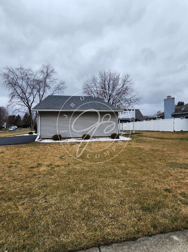 Foto del edificio - 9450 Millcroft Rd