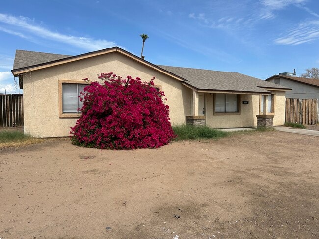 Building Photo - 7132 W Devonshire Ave