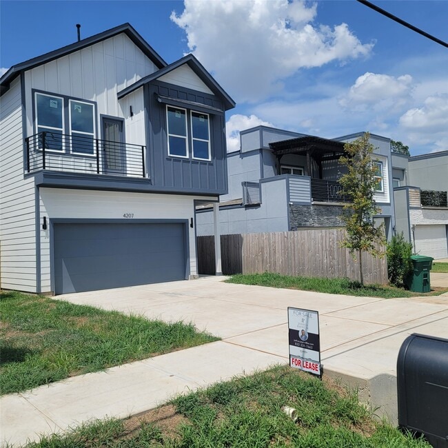 Building Photo - 4207 Stassen St