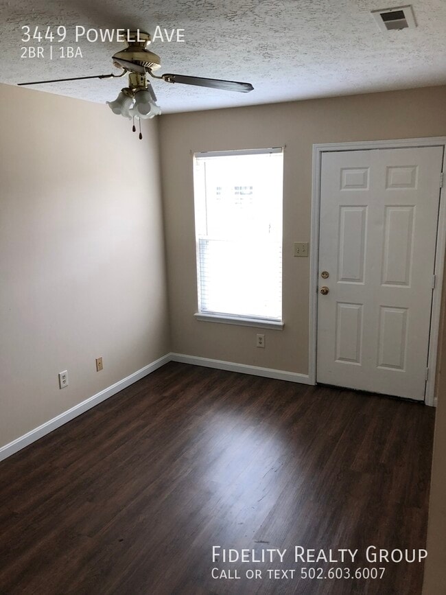 Foto del edificio - 3449 Powell Ave