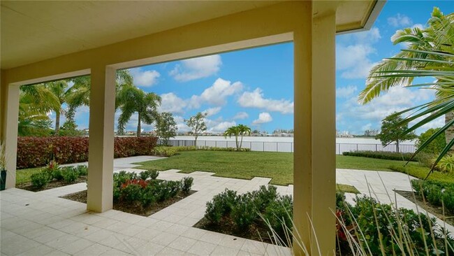 Building Photo - 8725 Parkland Bay Dr