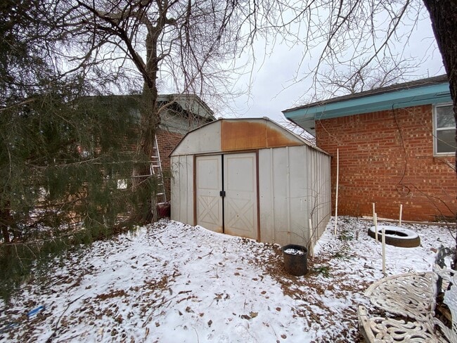 Building Photo - 5414 S Land Ave