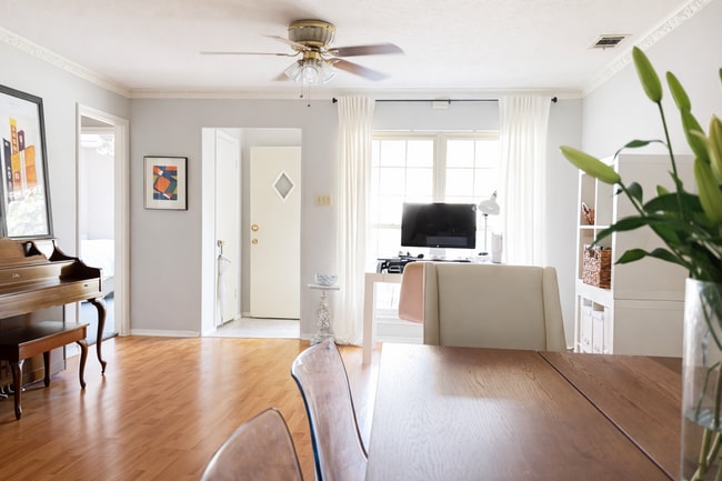 Building Photo - 8217 Lullwater Dr