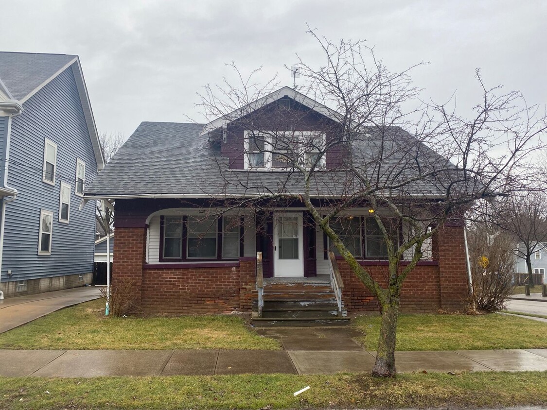 3702 Henritze Ave Unit DN -, Cleveland, OH 44109 - Room for Rent in ...