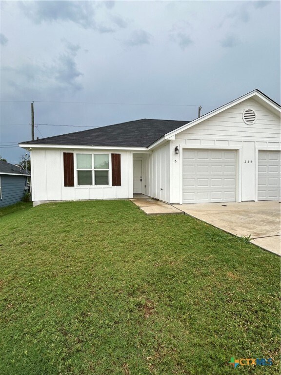 Foto principal - 225 N Mary Jo Dr