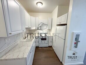 Building Photo - 910 N 41st St