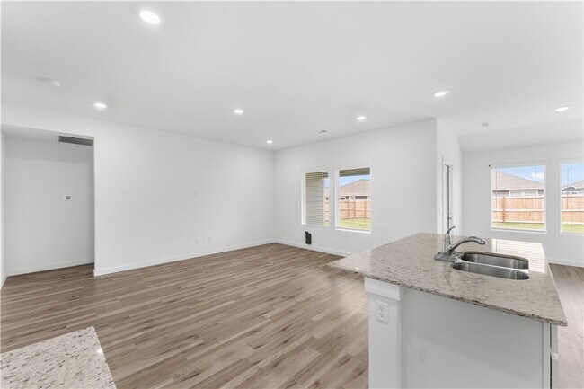 Foto del edificio - 106 NW Pinwheel St