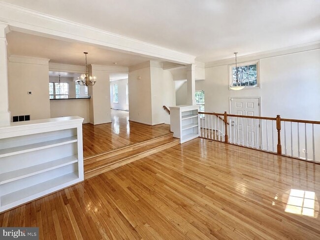 Building Photo - 8646 Royal Worcester Ln