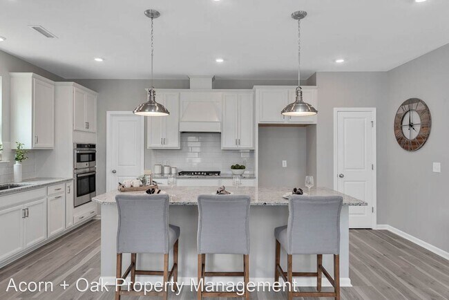 Foto del edificio - 5 br, 4.5 bath House - 112 Thrower Lane