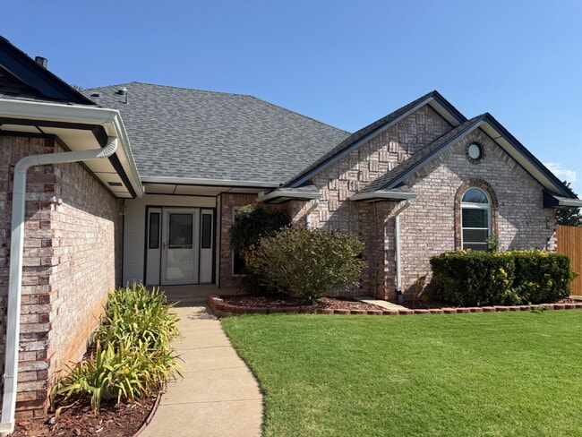 Building Photo - Corner-lot home in the desirable Cooper Creek