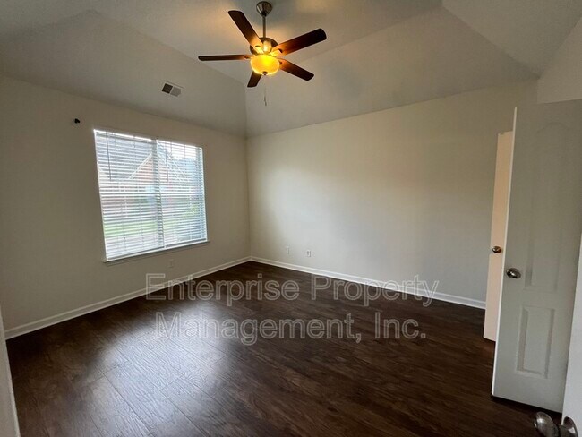 Building Photo - 10174 Sorrento Pl
