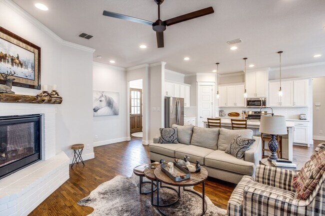 Foto del edificio - 413 Village Way