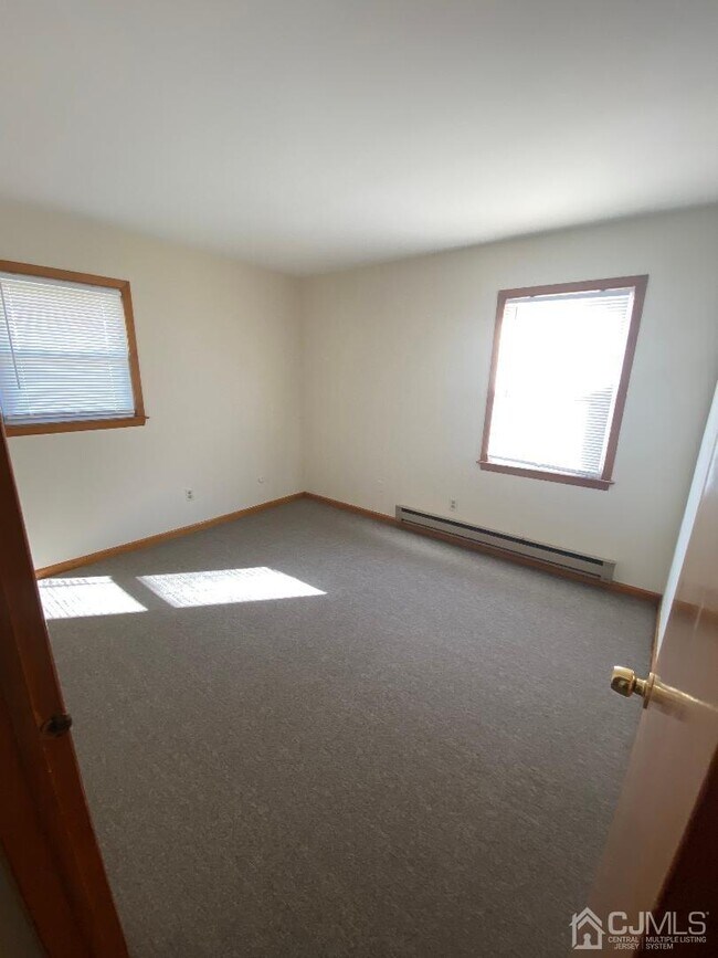 Building Photo - 358 Raritan St
