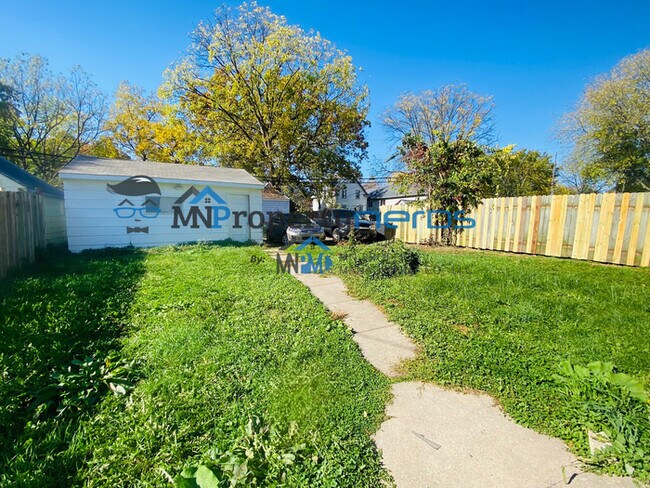 Foto del edificio - UPDATED 3 BD AND 1 BATH LISTING