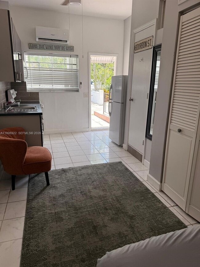 Foto del edificio - 1105 NE 119th St