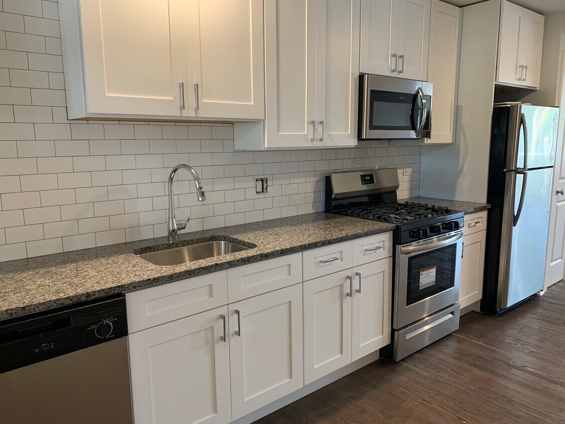 Foto principal - 6515 N Seeley Ave