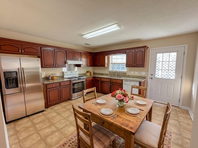 Foto del edificio - 8585 Clito Rd