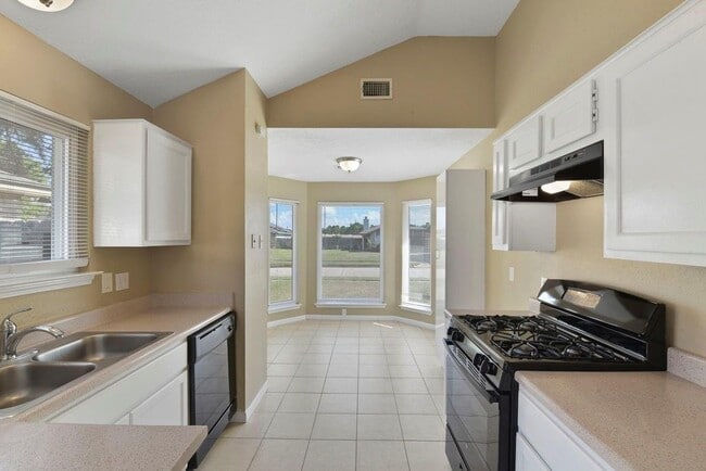 Foto del edificio - 11922 Westwold Dr