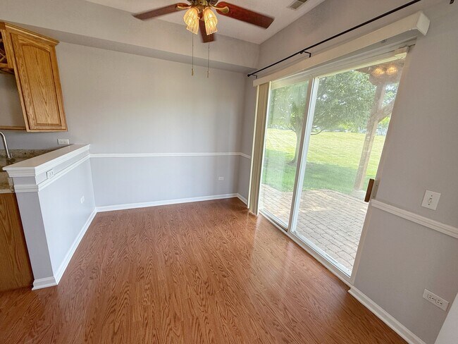 Foto del edificio - 3313 Bromley Ln