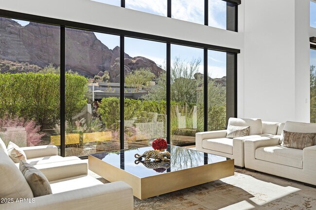 Building Photo - 5841 N Echo Canyon Cir