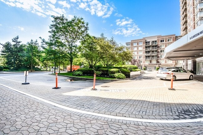 Building Photo - 10 Museum Way