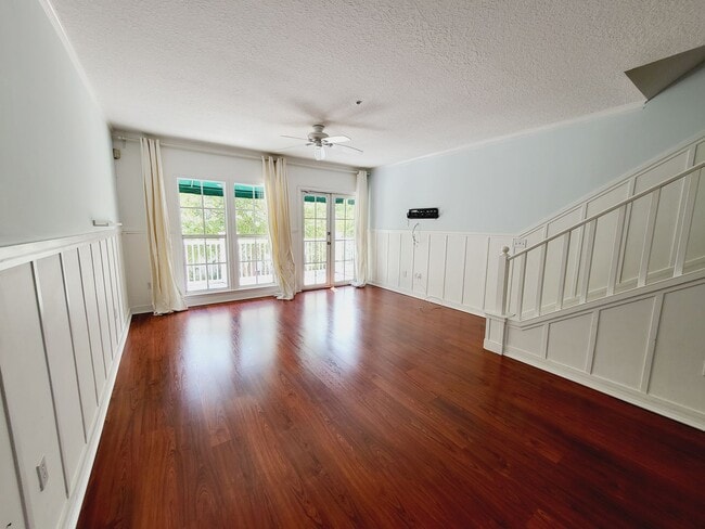 Foto del edificio - Stylish 2/2.5 condo in the heart of Downto...