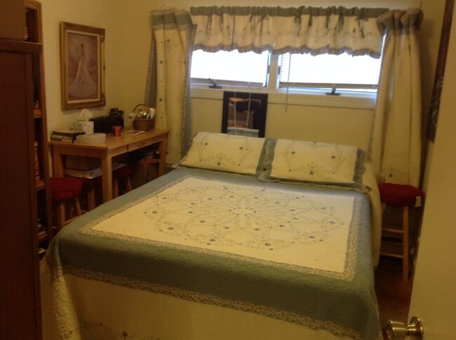 Building Photo - 8688 Lees Ridge Rd