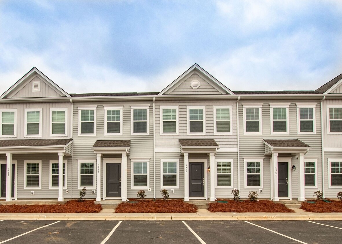 Primary Photo - BEAUTIFUL 2 Bedroom Townhome in Midland