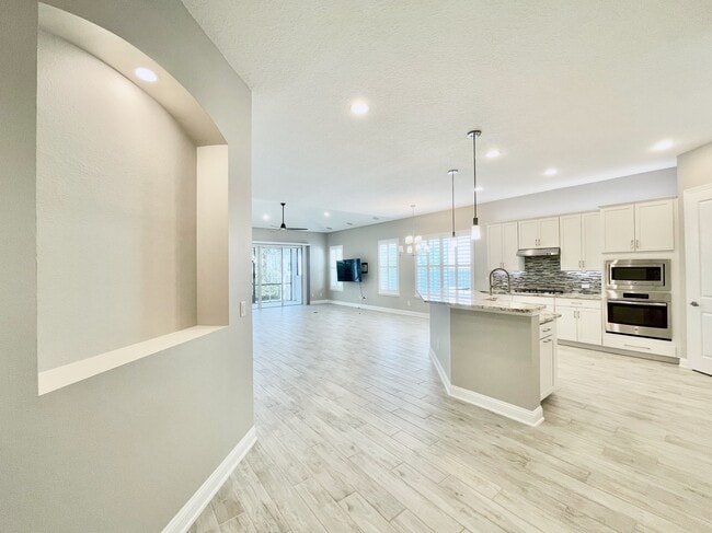 Building Photo - 92 Pienza Ave