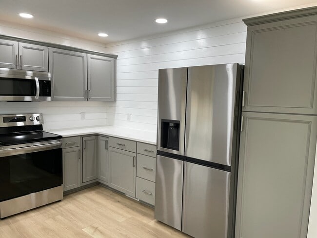 Foto del edificio - 9502 Doewood Ln