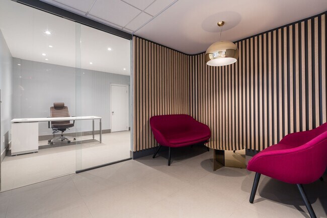 Photo du bâtiment - 730 St Clarens Ave
