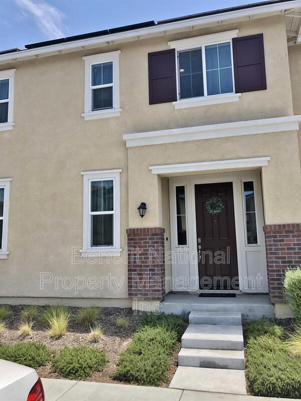 Foto del edificio - 41436 Yellow Birch St