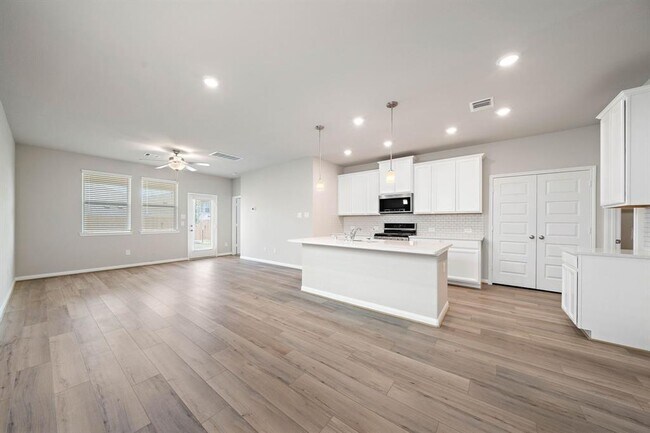 Foto del edificio - 7064 Silverleaf Oak St