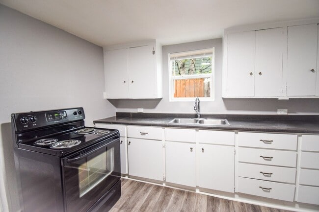 Foto del edificio - Charming 3 bedroom home in North Portland