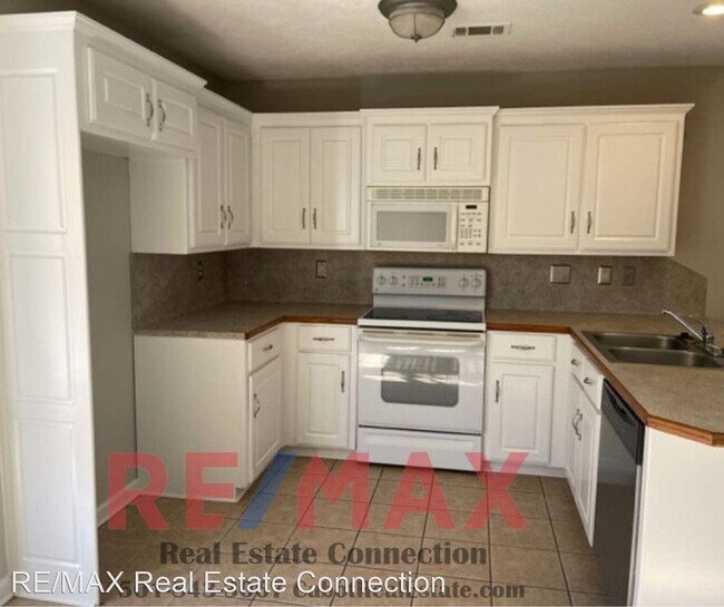 Building Photo - 3 br, 2 bath House - 15 Porsche