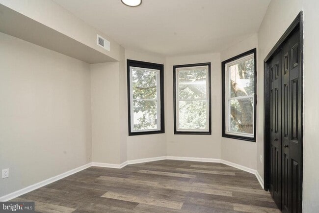 Building Photo - 5820 Willows Ave