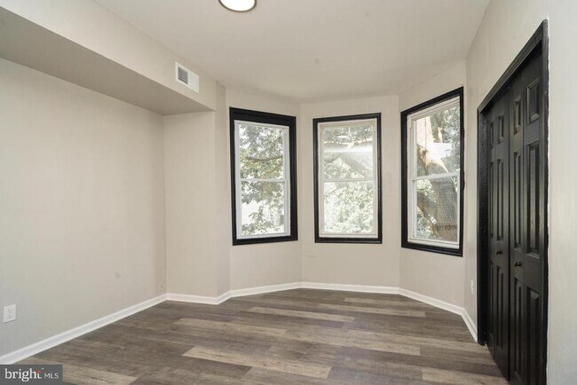 Foto del edificio - 5820 Willows Ave