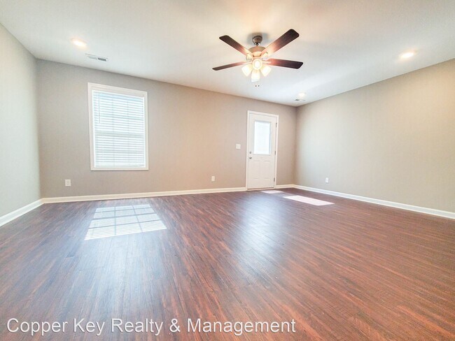Building Photo - 2 br, 2.5 bath House - 135 Country Lane #103