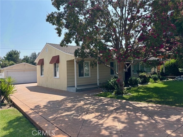 Building Photo - 2758 Paloma St